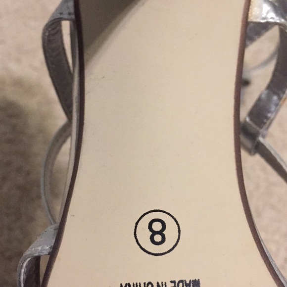 Le chateau shoes - Picture 3 of 3